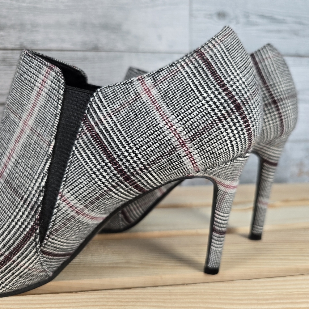 Le Chateau Plaid Slip On Ankle Boots Womens Size 39 - Picture 9 of 15